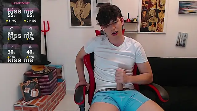 Angelo-cianuro- online show from February 9, 12:03 am