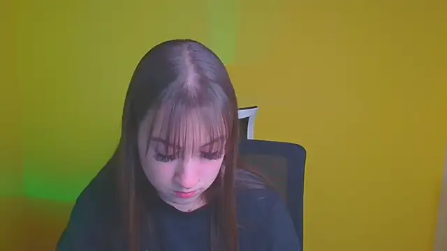 Snapshot of Evelina_GG chatting on December 16, 9:35 am Evelina GG online show from December 16, 9:35 am