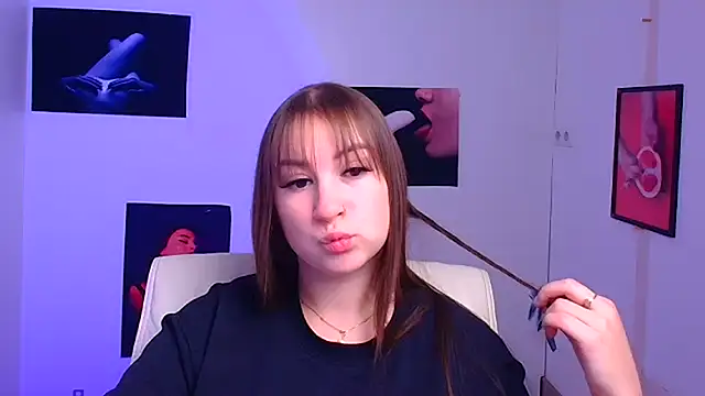 Snapshot of Evelina_GG chatting on December 24, 6:33 am Evelina GG online show from December 24, 6:33 am