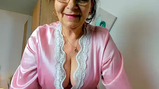 Snapshot of sweetangell69_ chatting on April 27, 2:09 am sweetangell69 online show from April 27, 2:09 am