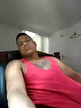 Snapshot of latinblack01 chatting on December 12, 3:27 pm latinblack01 online show from December 12, 3:27 pm