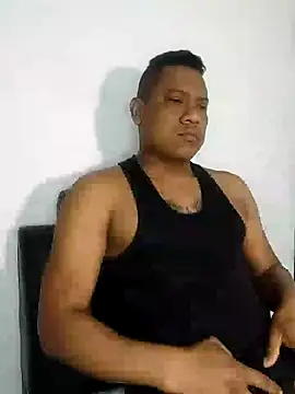 Snapshot of latinblack01 chatting on December 17, 3:06 pm latinblack01 online show from December 17, 3:06 pm