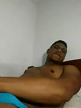 Snapshot of latinblack01 chatting on February 27, 4:20 am latinblack01 online show from February 27, 4:20 am