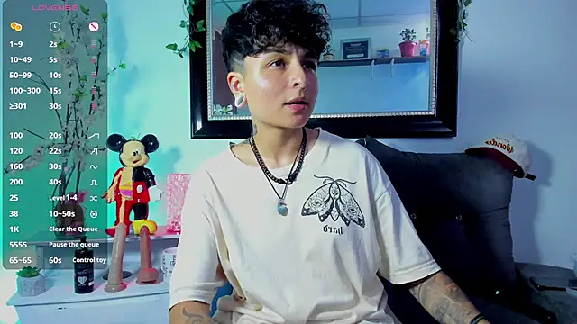 Snapshot of ZuryRamirez_ chatting on January 12, 7:53 pm ZuryRamirez  online show from January 12, 7:53 pm