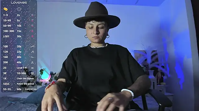 Snapshot of ZuryRamirez_ chatting on March 18, 8:04 pm ZuryRamirez  online show from March 18, 8:04 pm