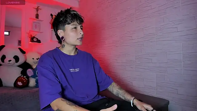 Snapshot of ZuryRamirez_ chatting on September 18, 7:38 pm ZuryRamirez  online show from September 18, 7:38 pm