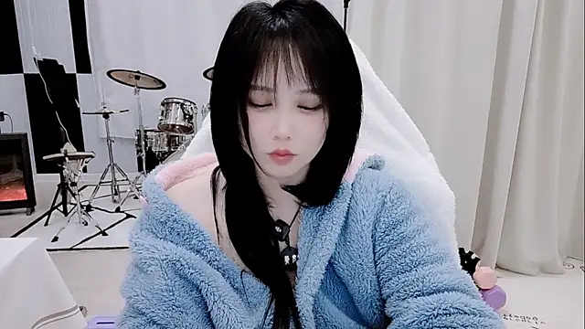 Vaness-a online show from April 8, 5:35 pm