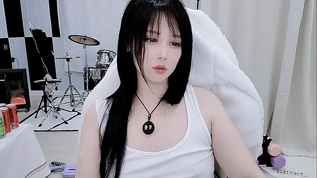 Vaness-a online show from April 16, 8:09 pm