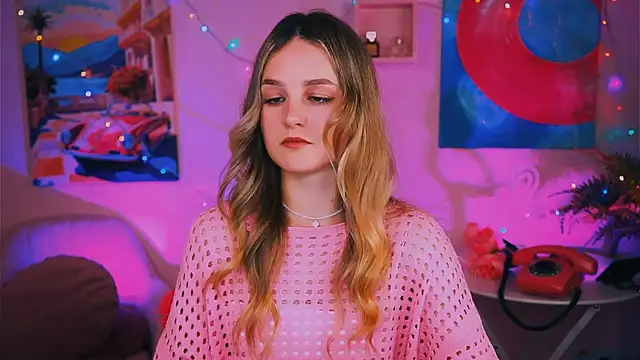 Snapshot of DeboraLarson chatting on December 24, 7:06 am DeboraLarson online show from December 24, 7:06 am