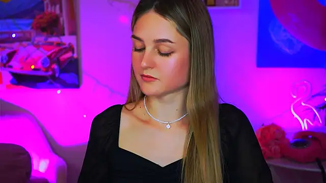 Snapshot of DeboraLarson chatting on January 22, 8:29 am DeboraLarson online show from January 22, 8:29 am