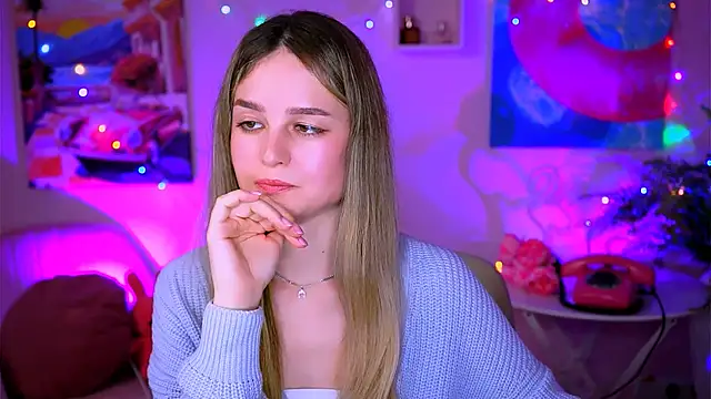 Snapshot of DeboraLarson chatting on February 7, 9:47 am DeboraLarson online show from February 7, 9:47 am