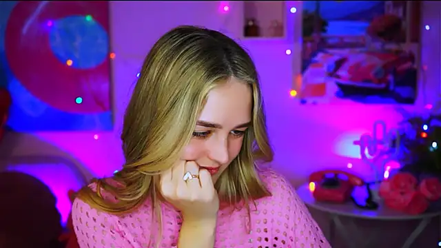 Snapshot of DeboraLarson chatting on March 18, 9:42 am DeboraLarson online show from March 18, 9:42 am