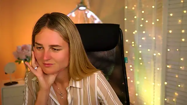 DeboraLarson online show from May 31, 5:48 am