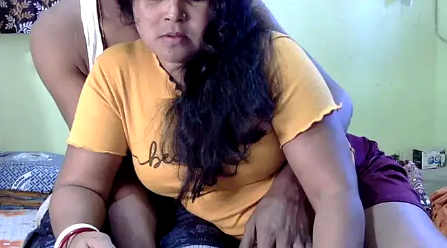 Snapshot of Couple_For_You18 chatting on December 22, 3:33 am Couple For You18 online show from December 22, 3:33 am