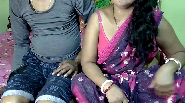 Snapshot of Couple_For_You18 chatting on February 2, 4:43 pm Couple For You18 online show from February 2, 4:43 pm