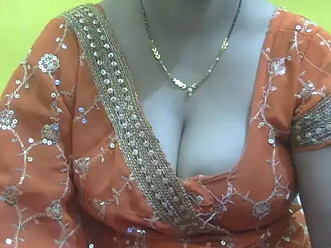HOT-SEEMAA online show from May 24, 4:17 am