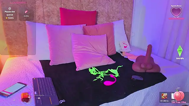 ashley  foxx  online show from June 3, 2:33 pm