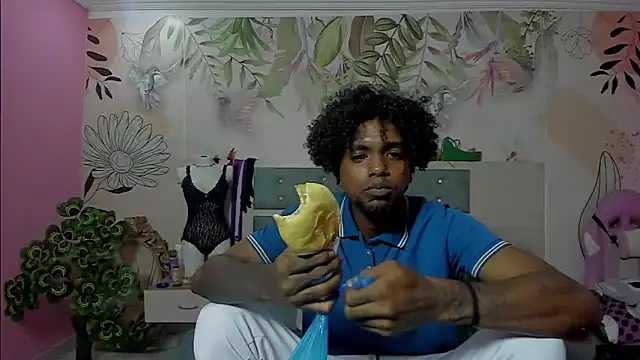 bigblackhotx1 online show from February 7, 1:04 pm