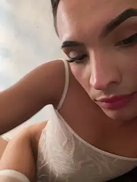 Snapshot of miss_Ari chatting on January 1, 4:50 am miss Ari online show from January 1, 4:50 am