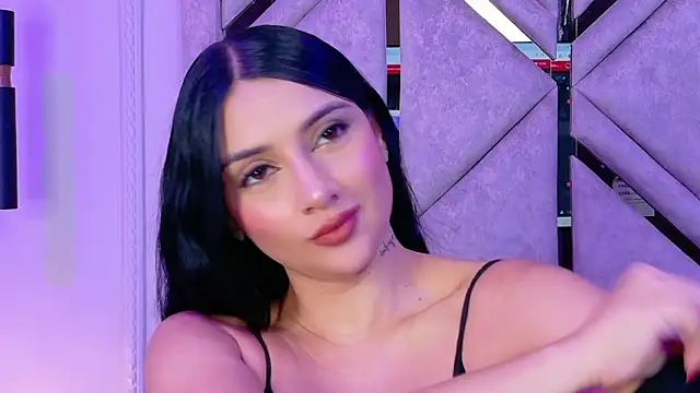 Snapshot of Harper-Avary chatting on February 18, 2:24 pm Harper-Avary online show from February 18, 2:24 pm