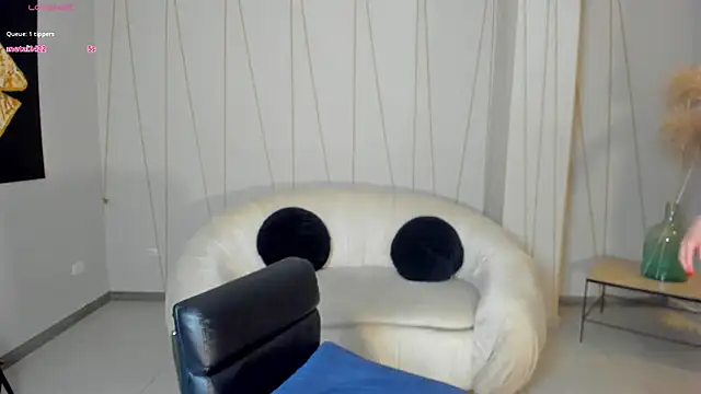 StacyWoods online show from March 6, 4:49 pm