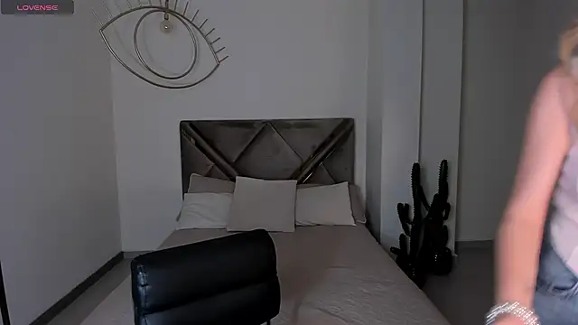 StacyWoods online show from May 8, 11:48 am