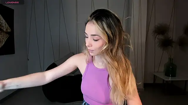 StacyWoods online show from May 14, 11:50 am