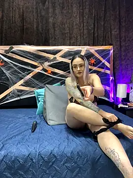 tiffanyandClark online show from October 28, 4:31 pm