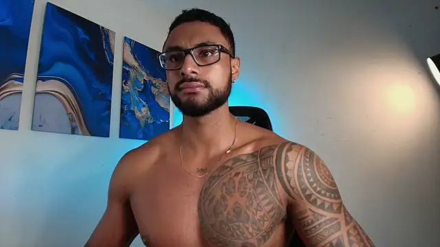 Snapshot of LiamGarcia1 chatting on February 19, 2:13 pm LiamGarcia1 online show from February 19, 2:13 pm