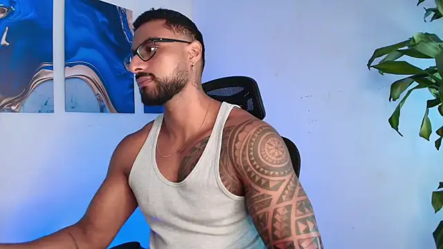 LiamGarcia1 online show from March 23, 4:11 pm