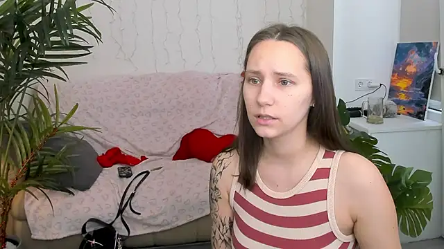 HotCaramellsTV online show from March 18, 9:31 am