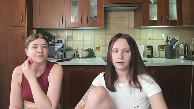 HotCaramellsTV online show from July 6, 8:33 am