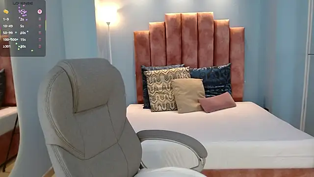 Snapshot of sussy_leon chatting on July 28, 12:23 pm sussy leon online show from July 28, 12:23 pm