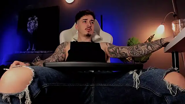 uptomatty online show from March 26, 8:09 am