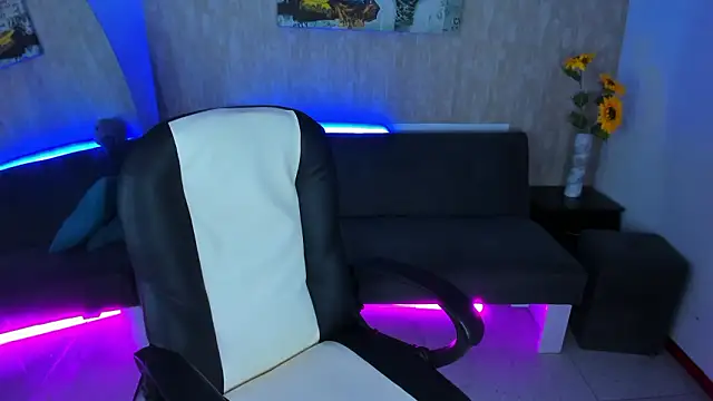 nova sex01 online show from March 25, 9:10 pm