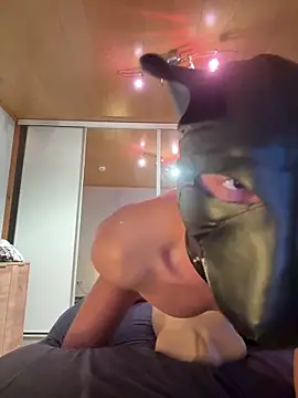 Snapshot of PlayDog123 chatting on September 25, 4:43 pm PlayDog123 online show from September 25, 4:43 pm