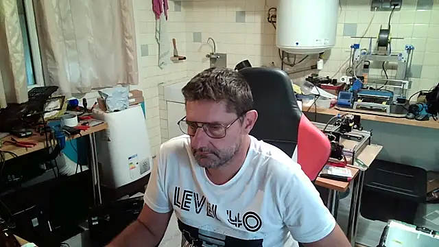 Snapshot of snork80 chatting on September 21, 1:57 pm snork80 online show from September 21, 1:57 pm