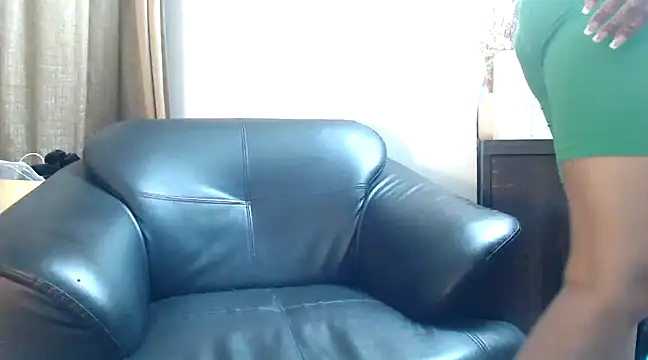 Snapshot of trippy_tina chatting on February 1, 10:34 pm trippy tina online show from February 1, 10:34 pm