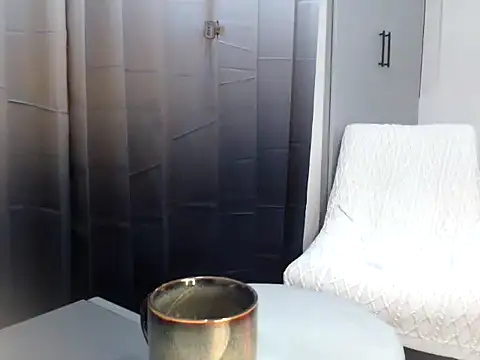 Snapshot of trippy_tina chatting on July 16, 9:10 pm trippy tina online show from July 16, 9:10 pm