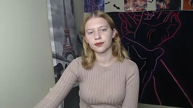 Snapshot of StellaCRL chatting on October 10, 6:07 pm StellaCRL online show from October 10, 6:07 pm