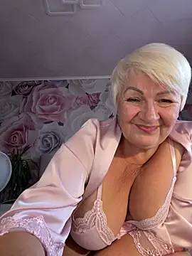 Laura Millf online show from July 19, 4:22 pm