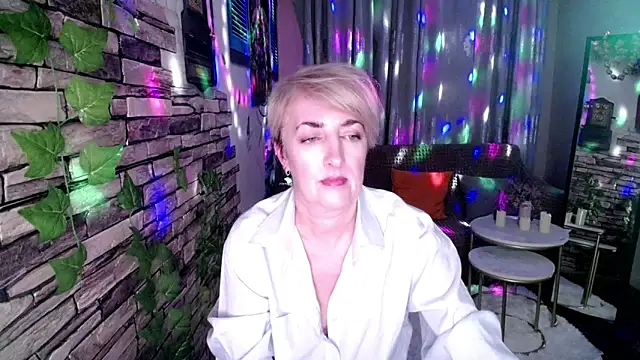 Snapshot of Hot_Girl87 chatting on December 3, 7:33 pm Hot Girl87 online show from December 3, 7:33 pm