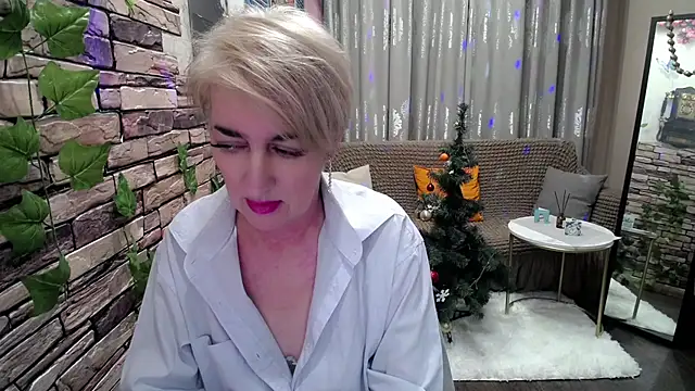 Snapshot of Hot_Girl87 chatting on December 30, 1:58 pm Hot Girl87 online show from December 30, 1:58 pm