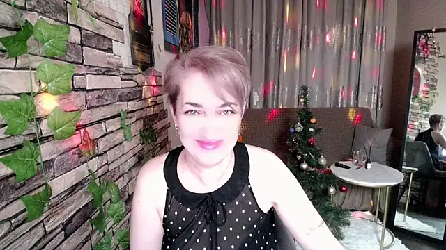 Snapshot of Hot_Girl87 chatting on January 9, 10:41 pm Hot Girl87 online show from January 9, 10:41 pm