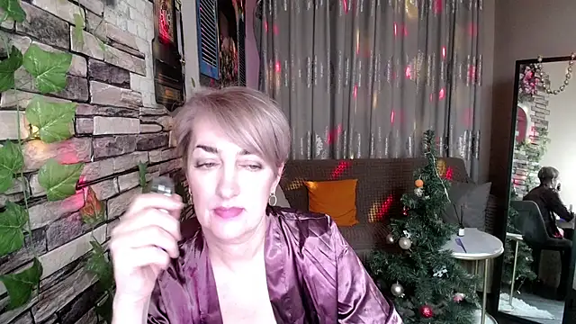 Snapshot of Hot_Girl87 chatting on January 13, 6:27 pm Hot Girl87 online show from January 13, 6:27 pm