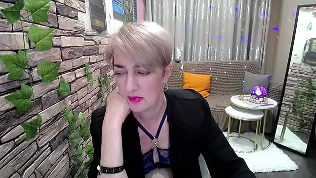 Snapshot of Hot_Girl87 chatting on January 22, 3:29 pm Hot Girl87 online show from January 22, 3:29 pm