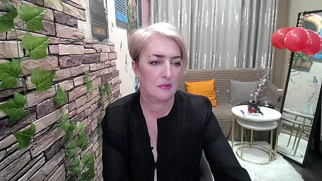 Snapshot of Hot_Girl87 chatting on February 19, 2:34 pm Hot Girl87 online show from February 19, 2:34 pm