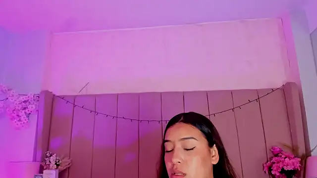 MollyBigBoobs12 online show from September 20, 8:32 pm