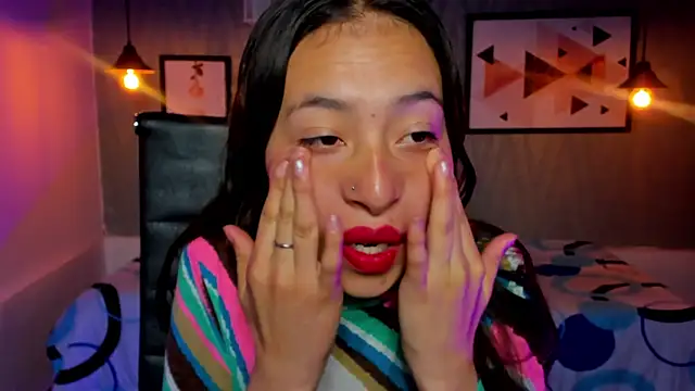 Snapshot of Valeria_roussi chatting on December 11, 1:06 pm Valeria roussi online show from December 11, 1:06 pm