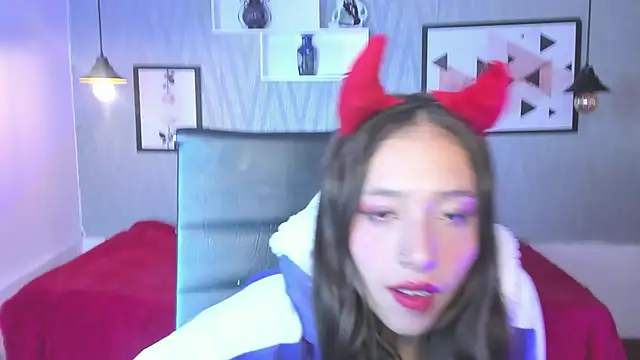 Snapshot of Valeria_roussi chatting on December 29, 8:58 pm Valeria roussi online show from December 29, 8:58 pm